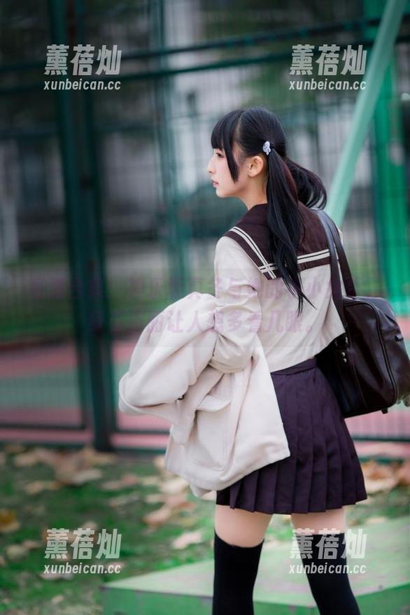 神乐坂真冬 高清合集:神乐坂真冬与她的小小女仆,身姿俏丽让人想多看几眼。