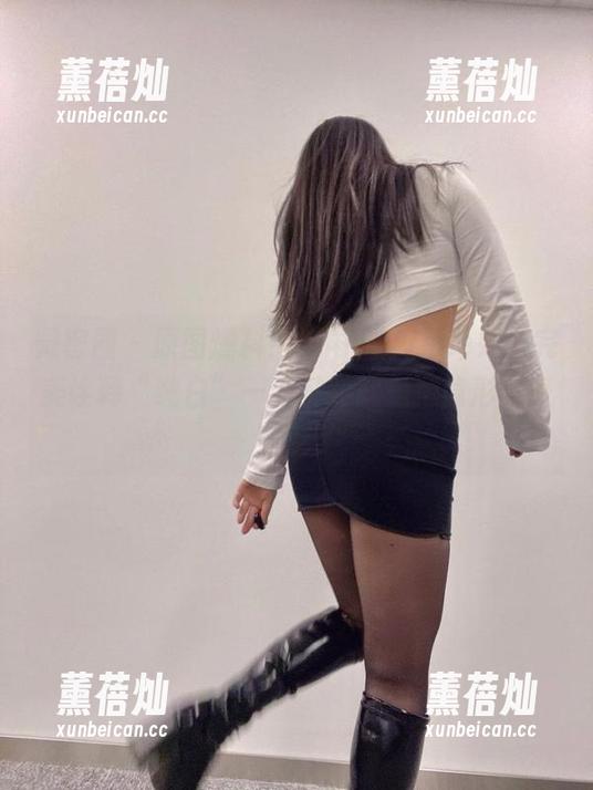 禅雨儿Lynne 微密圈 - 原图爆料!禅雨儿Lynne如何完美诠释“纯白”——其实就是把隐形斗篷穿反了