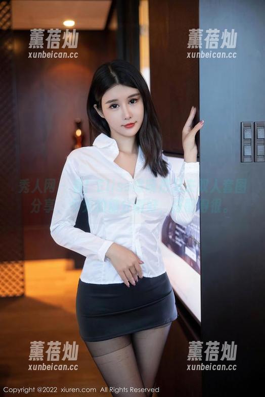 秀人网-Elise谭晓彤 秀人网 - 看!Elise谭晓彤又来双人套图分享,今天的糖分刚好,搭配得很。