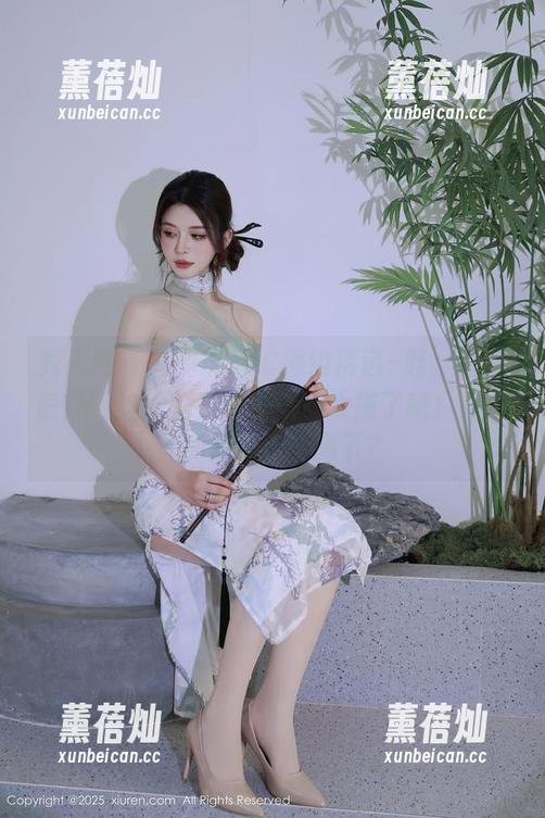 秀人网 - 唐雨辰TYC海边精选–哇，唐雨辰TYC这次的深蹲姿势也太搔了吧！疑似在和海浪争个高下？
