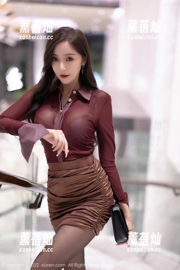 秀人网-小薯条nienie 秀人网 - 看!小薯条nienie的夏天套图,那个姿势,是有意还是无意的暗示呀?