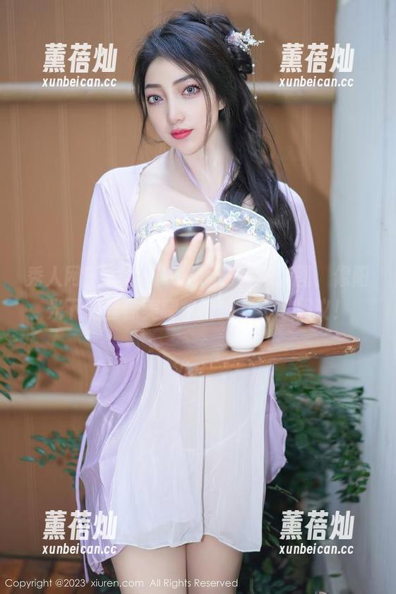 秀人网 - 杨晨晨Yome的最新套图，像阳光下的丝袜美腿，惊艳又不可思议！