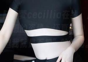 秀人网 – 陆萱萱cecillia在线，居家图集，瞧她这慵懒的姿势，还真有种“我很忙，但我就是不想”的气场。