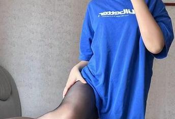 微密圈 – 谁说袜子不重要？美邵女Baby的图集让你重新审视油亮袜！