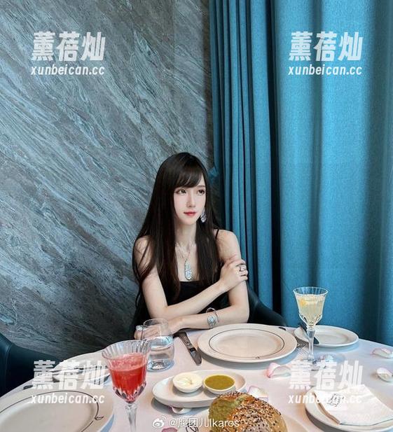 要怎么形容腐团儿Ikaros的霞之丘诗羽套图分享？就像一杯咖啡，细细品味才会发现好滋味。