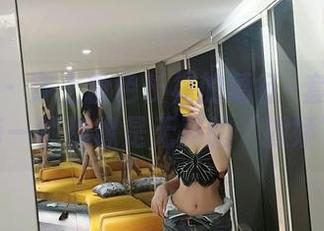 微密圈 – 穿上粉色长裙的葛征–套图里的每一帧都像是无声的‘撒娇’