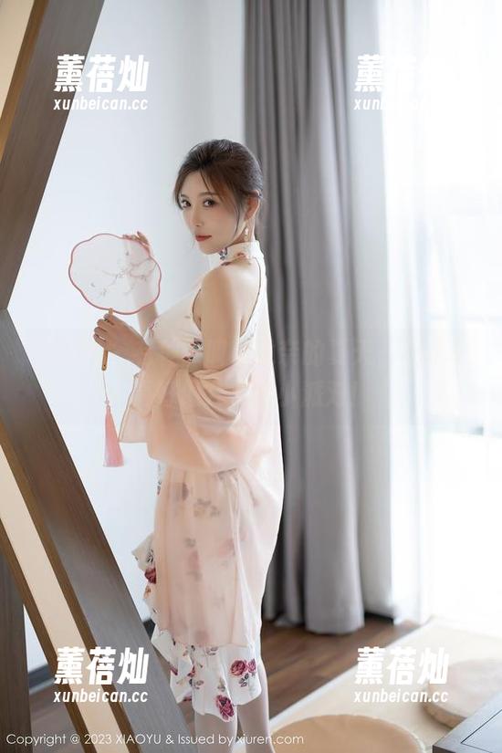 语画界-小尤奈 语画界 - 有种热叫小尤奈的夏天,她这写真好像开了个小派对!