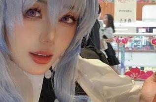 制服美图大赏：阿九从不咕咕，她竟把校园的一切揉进了画面，懵了…