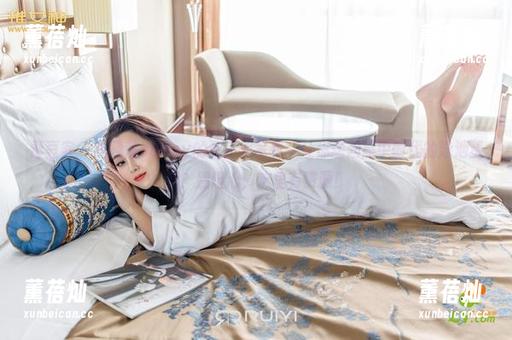 青豆客-莫晓茜sunny 青豆客 - 莫晓茜sunny的死库水写真:让你想起高中时代的泳池羞涩?别担心,这里有资源!
